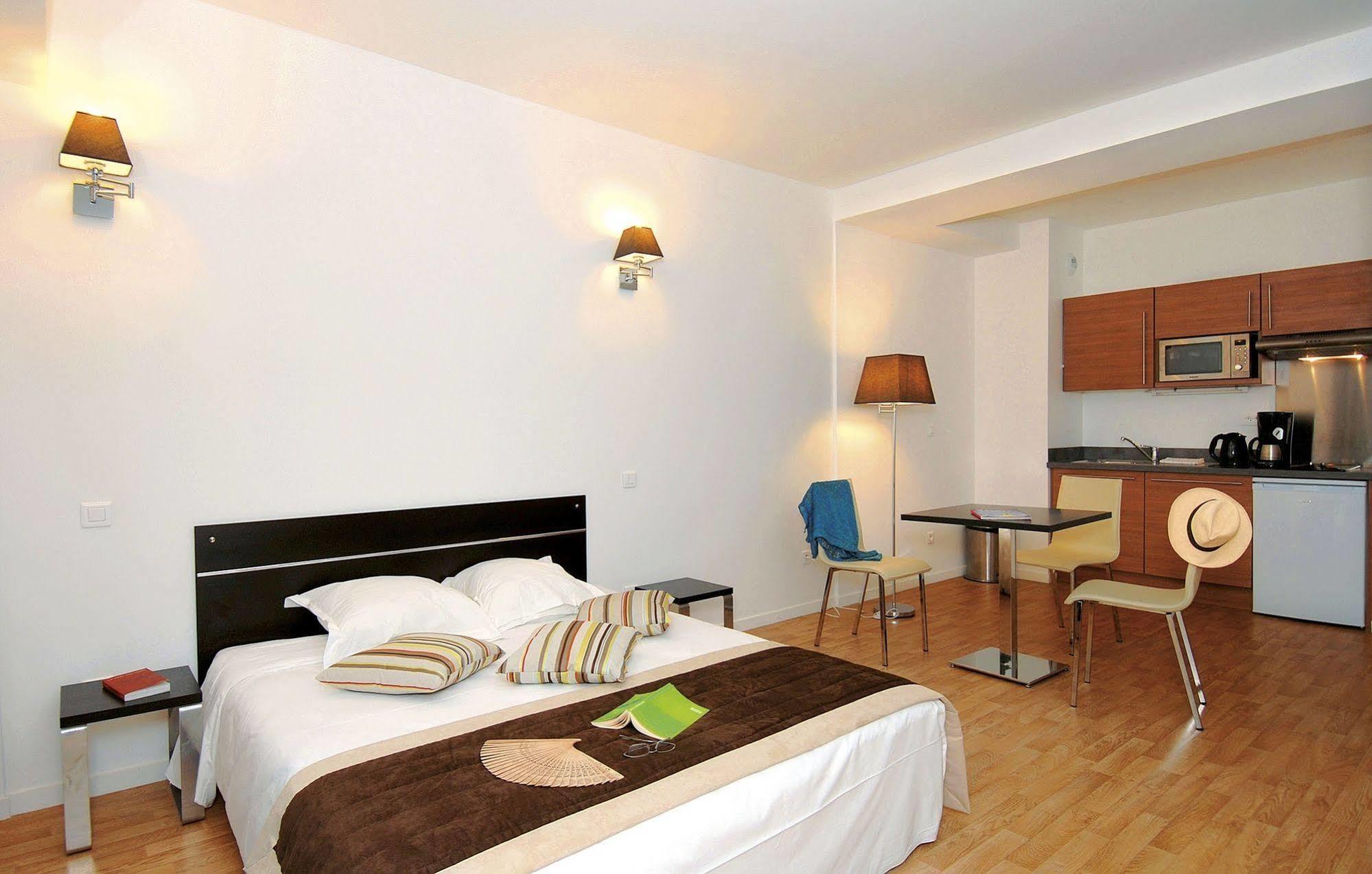 Appart Hotel Odalys City Beausoleil Les Hauts De La Principaute Bagian luar foto